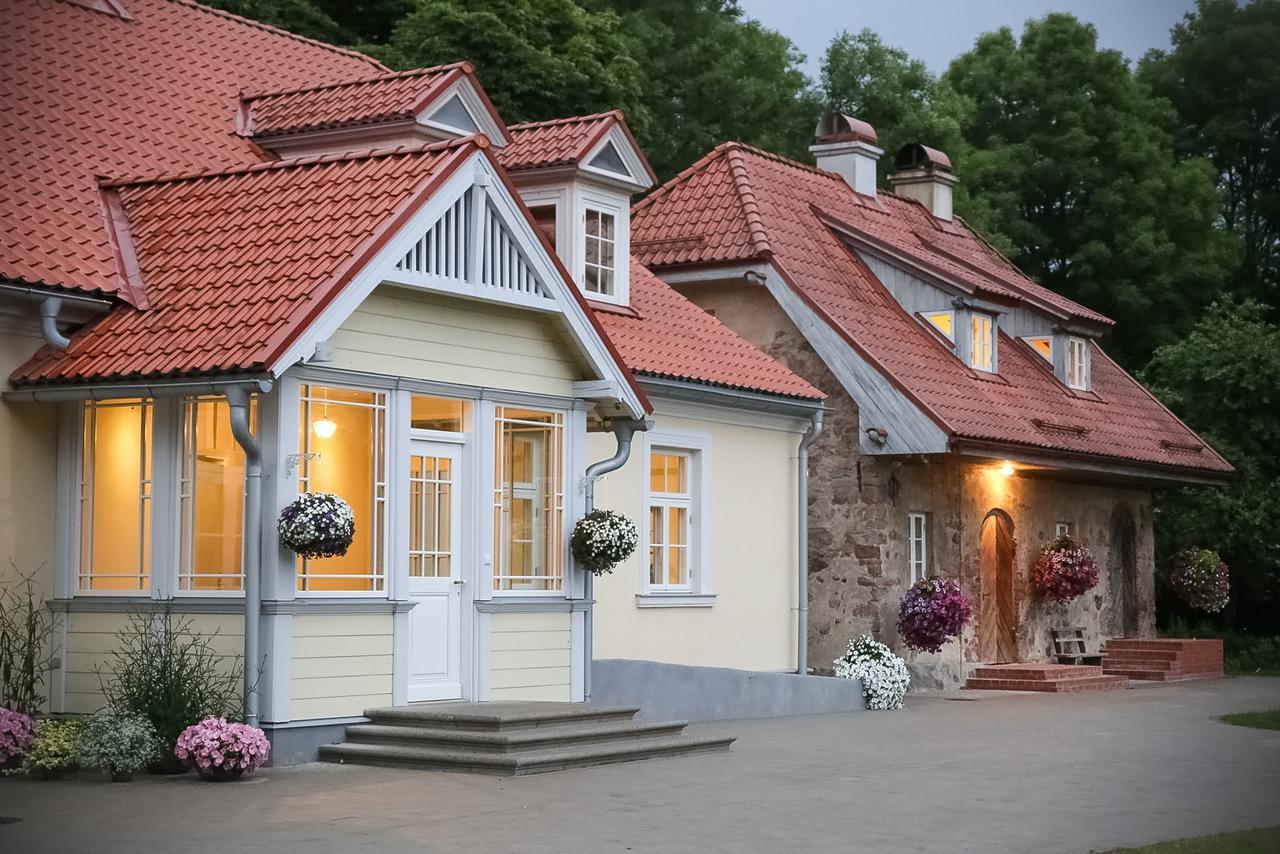 Botique & Spa Hotel Berkenes Manor Ziedkalne 外观 照片