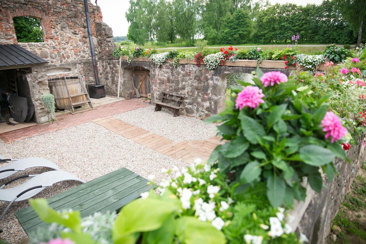Botique & Spa Hotel Berkenes Manor Ziedkalne 外观 照片
