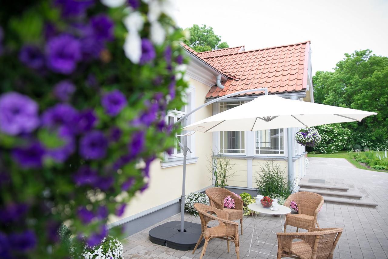 Botique & Spa Hotel Berkenes Manor Ziedkalne 外观 照片