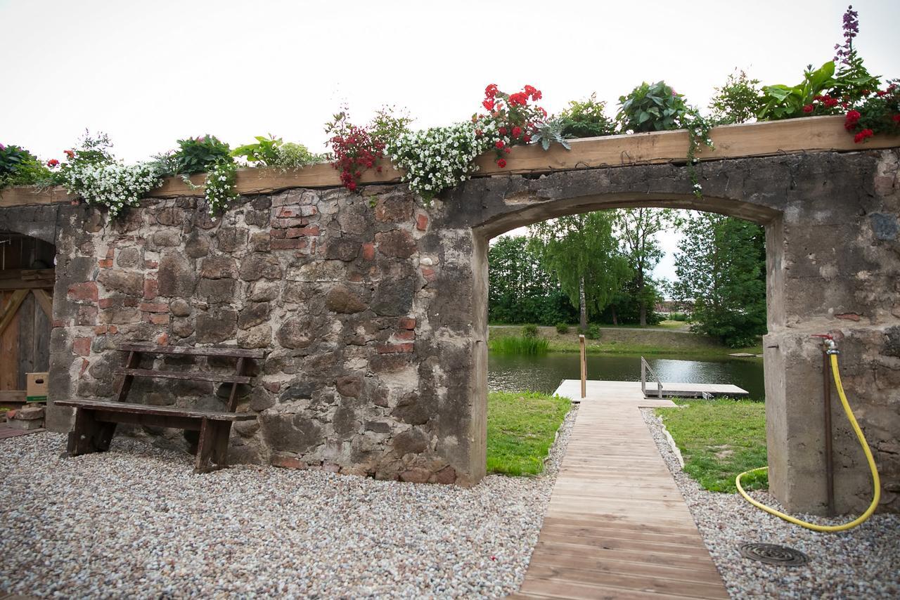 Botique & Spa Hotel Berkenes Manor Ziedkalne 外观 照片