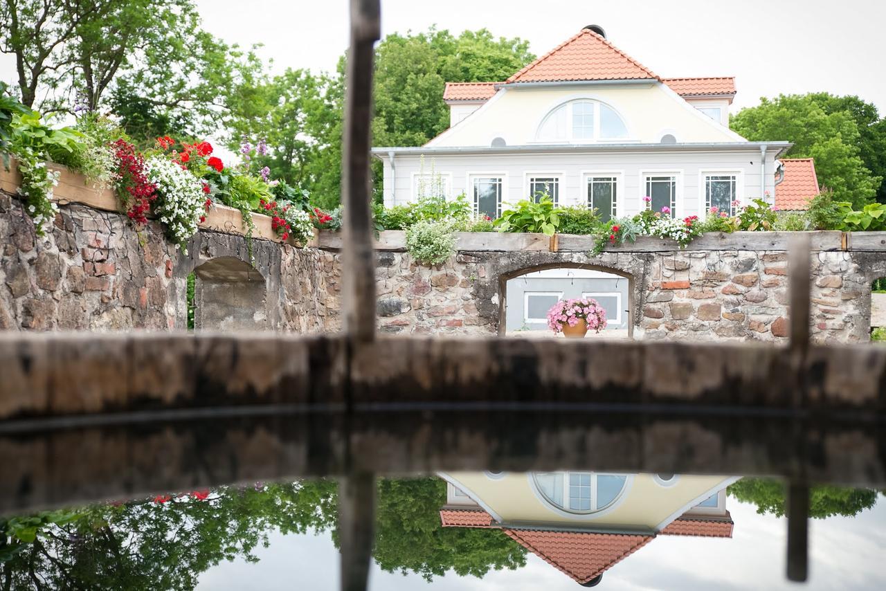 Botique & Spa Hotel Berkenes Manor Ziedkalne 外观 照片